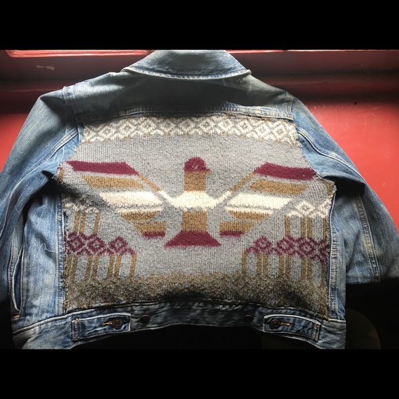 Levi's Jackets & Blazers - Levi's denim jacket sewn back-patch southwestern